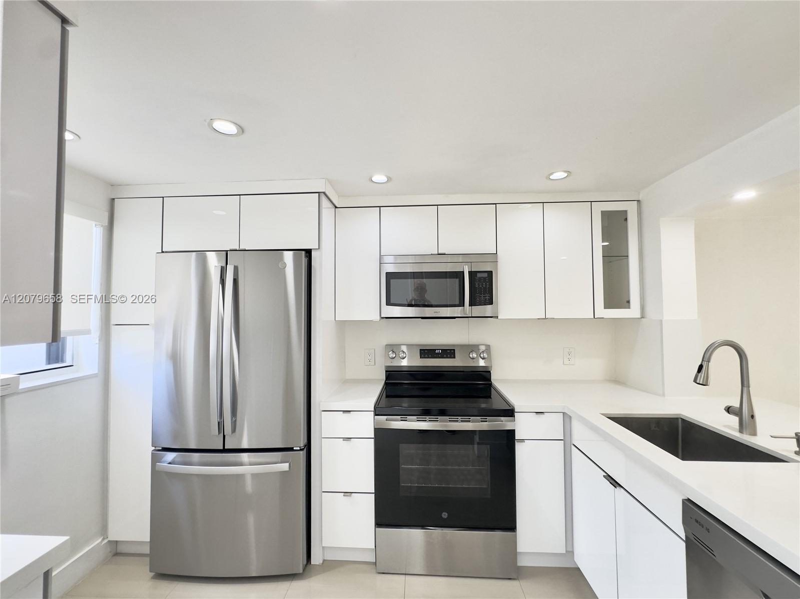 8010 SW 152nd Ave # 211 — Photo 4