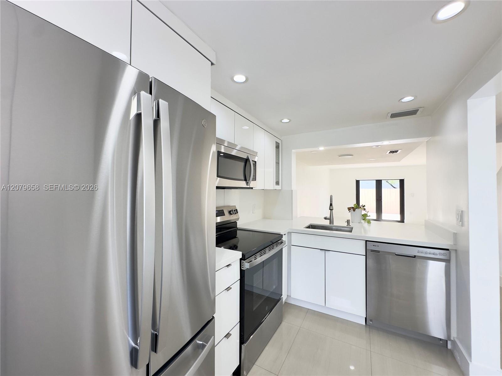 8010 SW 152nd Ave # 211 — Photo 5