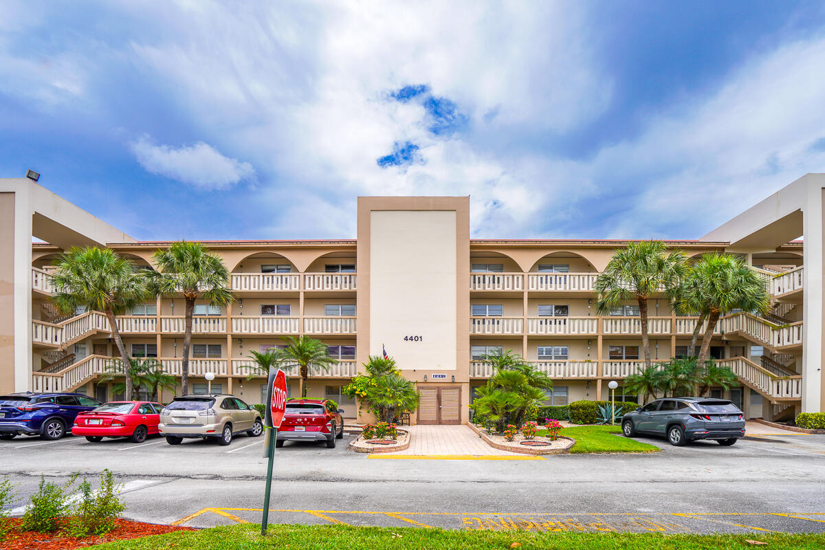 4401 Martinique Court # D2, Coconut Creek FL 33066