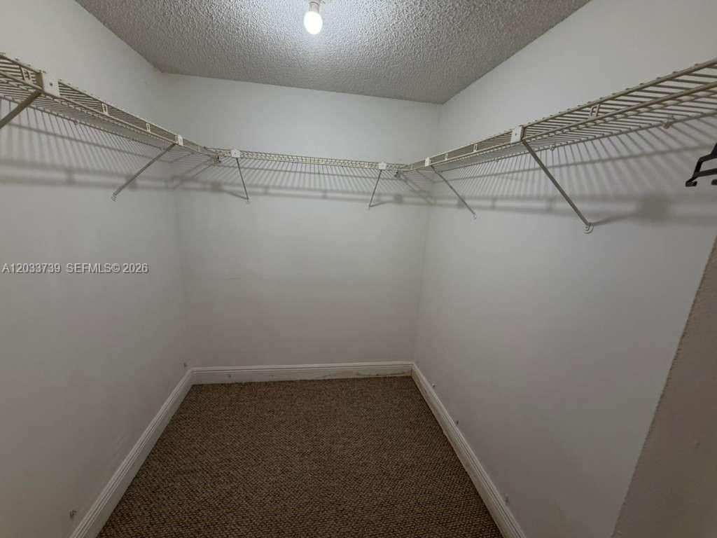 140 Lakeview Dr # 211 — Photo 5