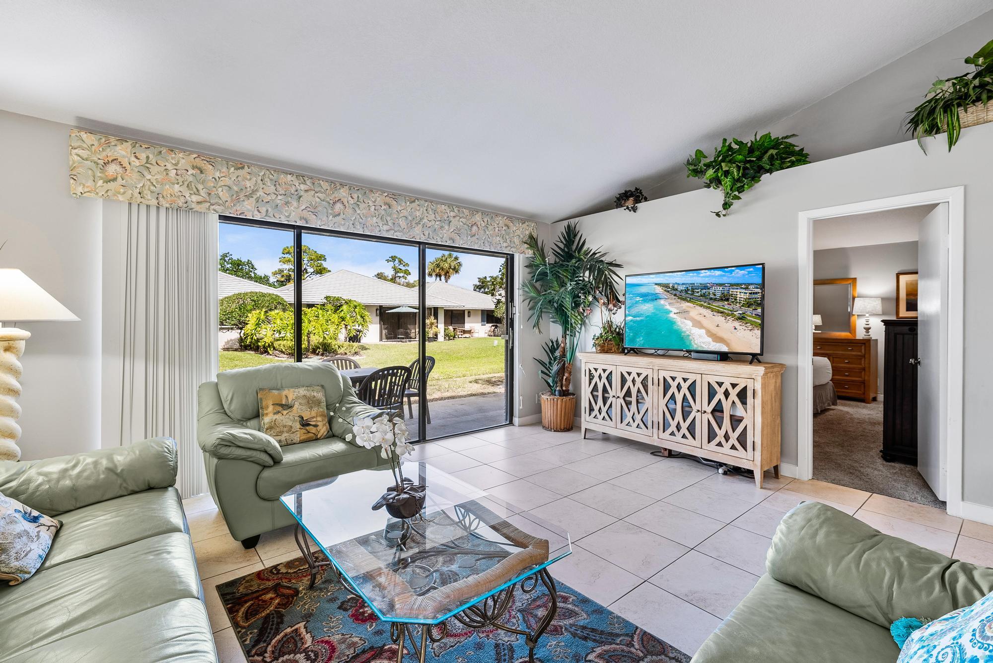 406 Club Drive — Photo 3