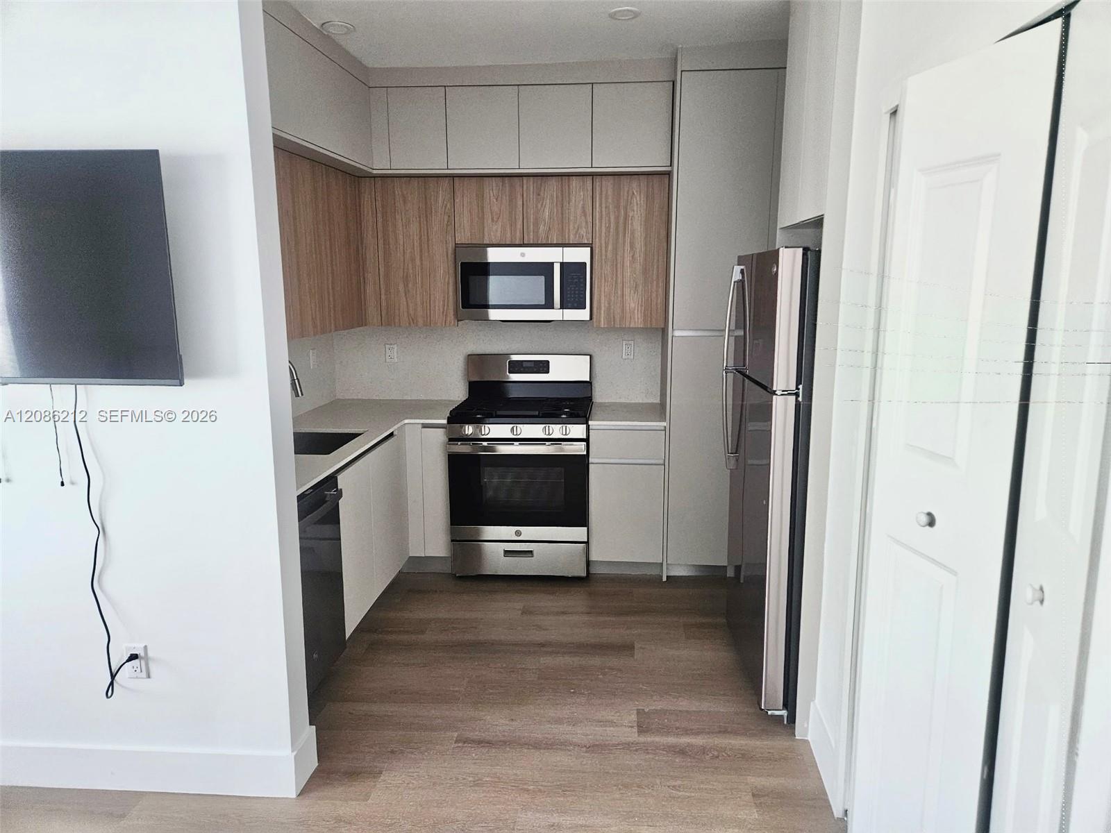 1619 Jefferson Ave # 207 — Photo 4