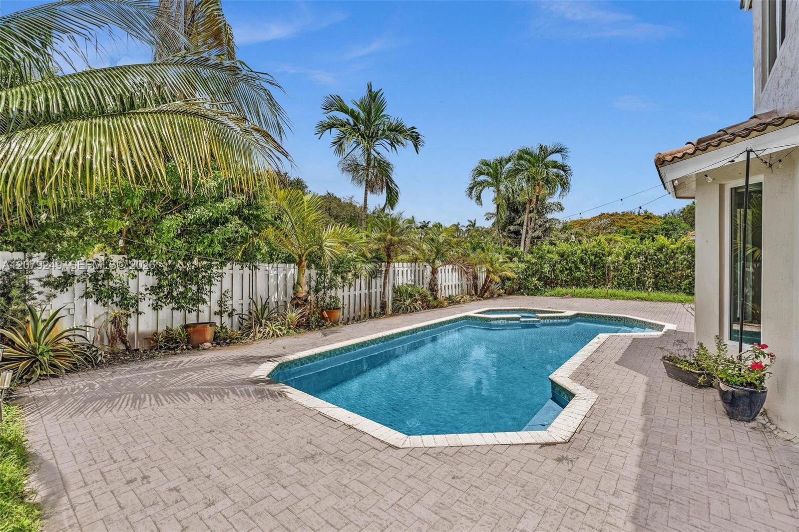 3433 SW 52nd ct — Photo 5