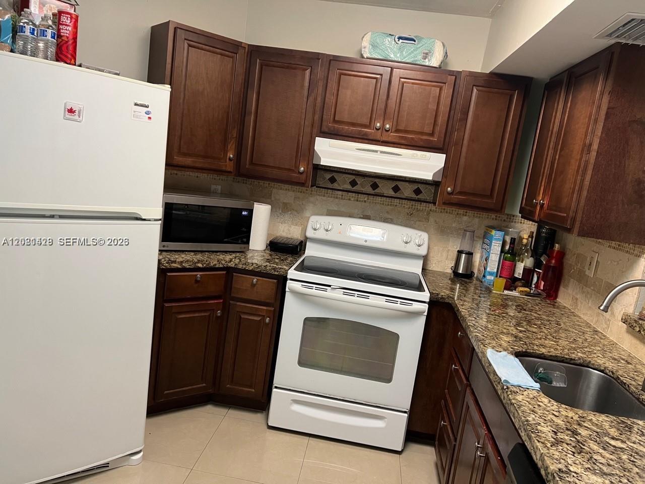 9711 Fontainebleau Blvd # D103 — Photo 3