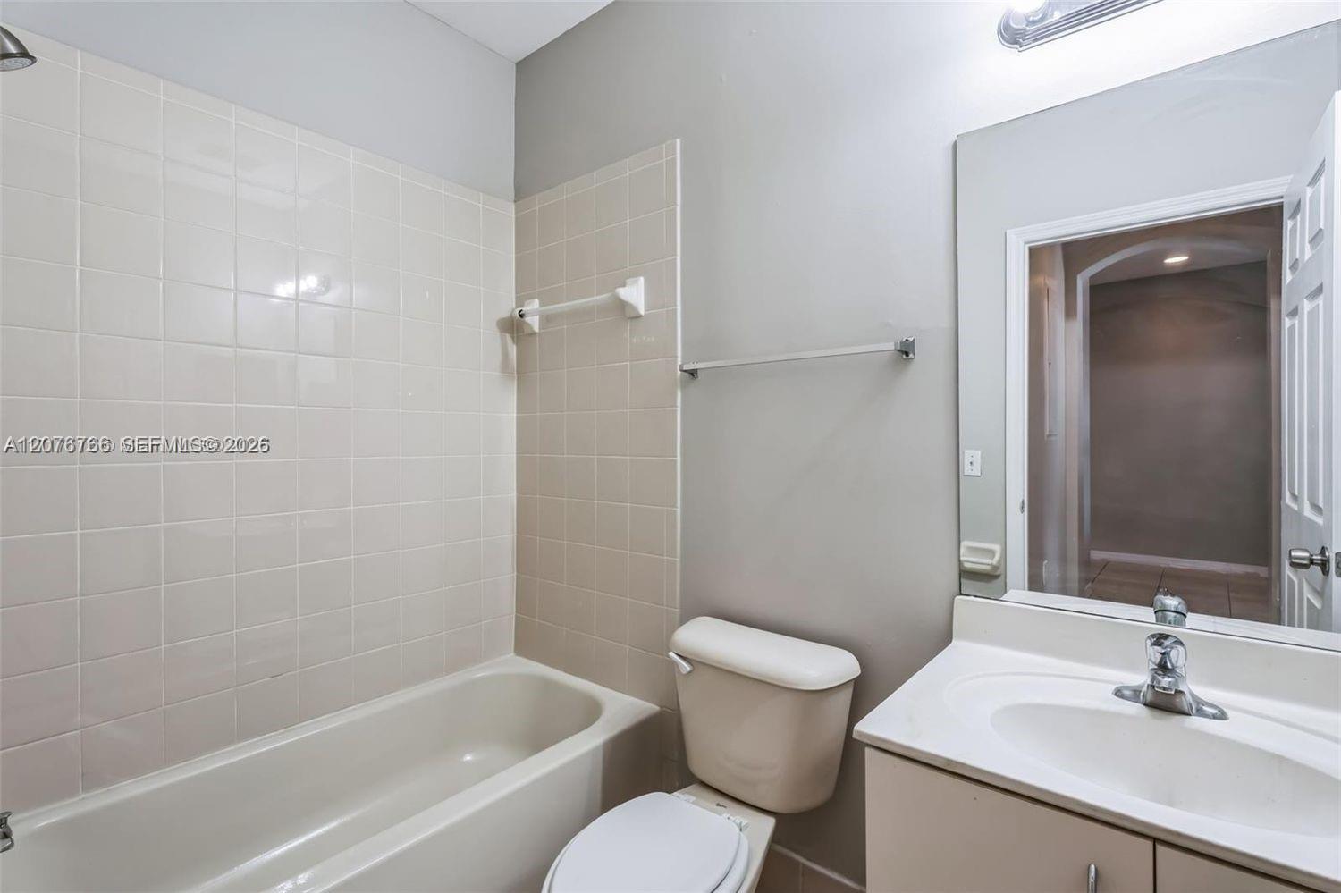 4240 NE 9th St — Photo 2