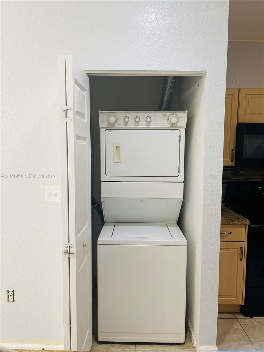 6364 Landings Way — Photo 3