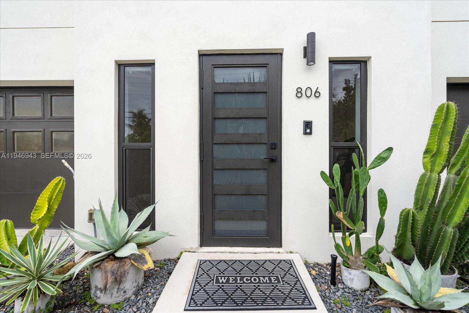 806 SW 29th St # 806 — Photo 2