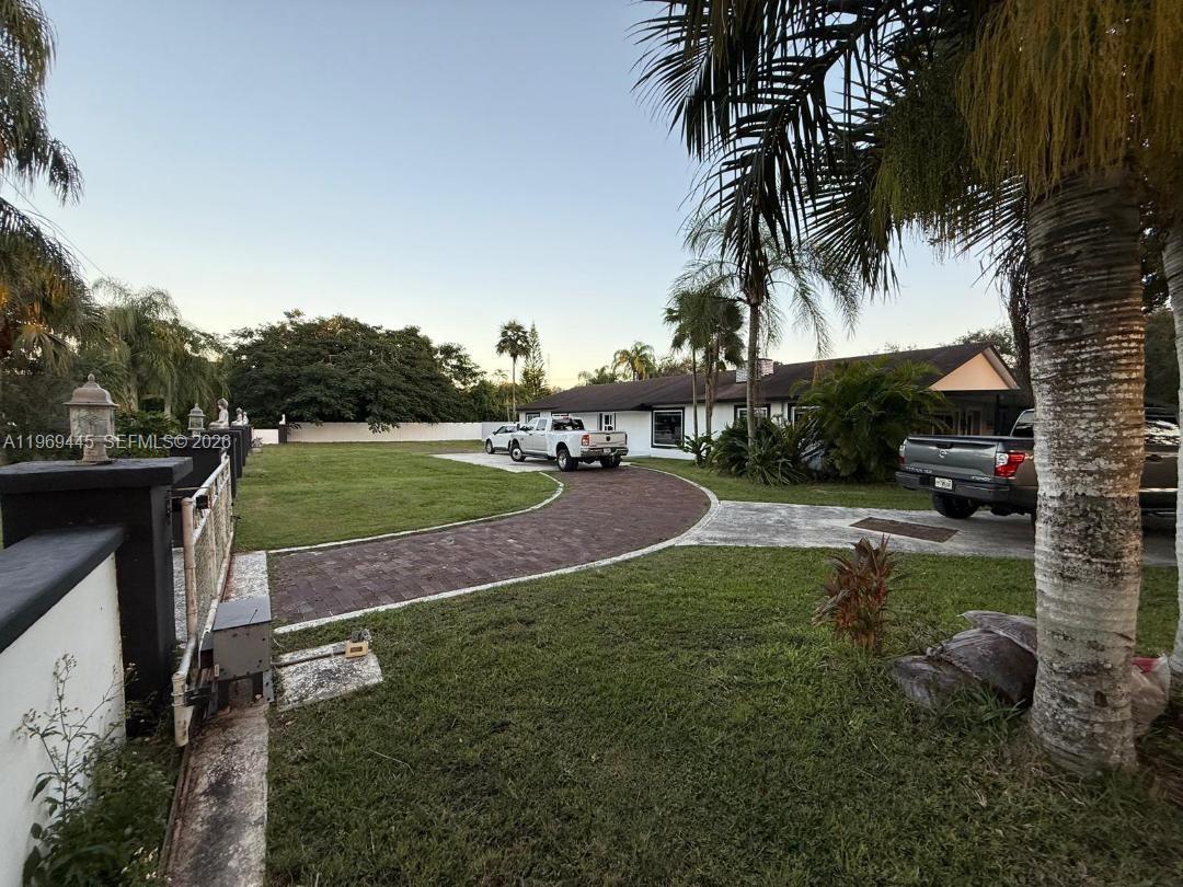 15750 SW 216th St — Photo 3