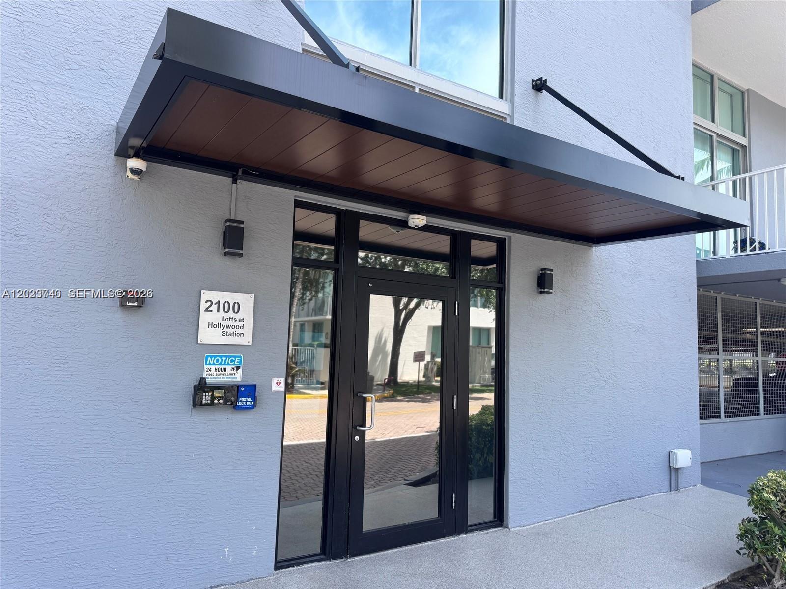 2100 Van Buren St # 322 — Photo 3