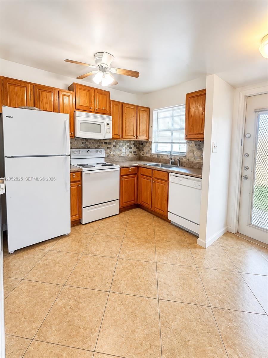 8220 Sunrise Lakes Blvd # 309 — Photo 2