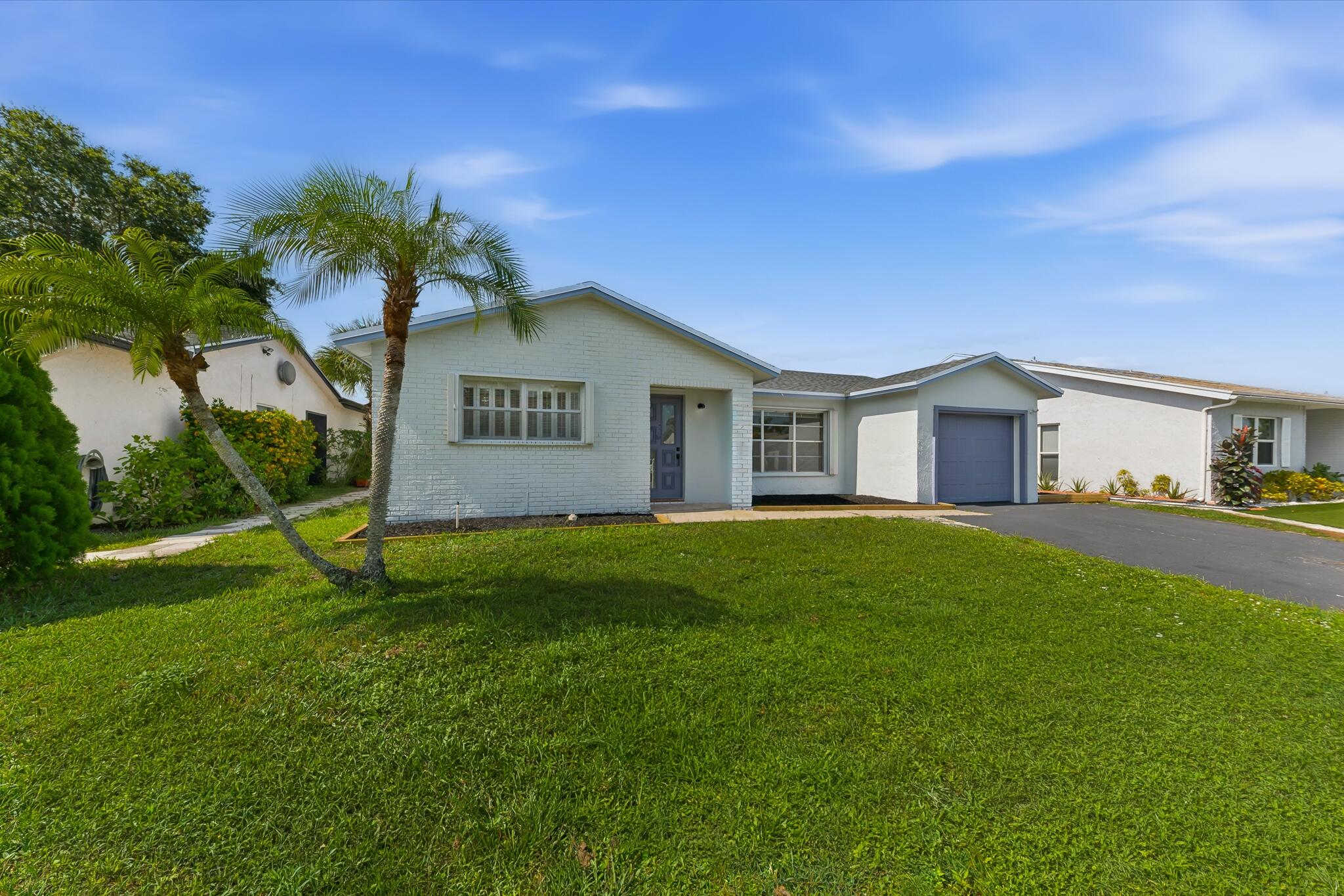 7198 PINE FOREST Circle E — Photo 2