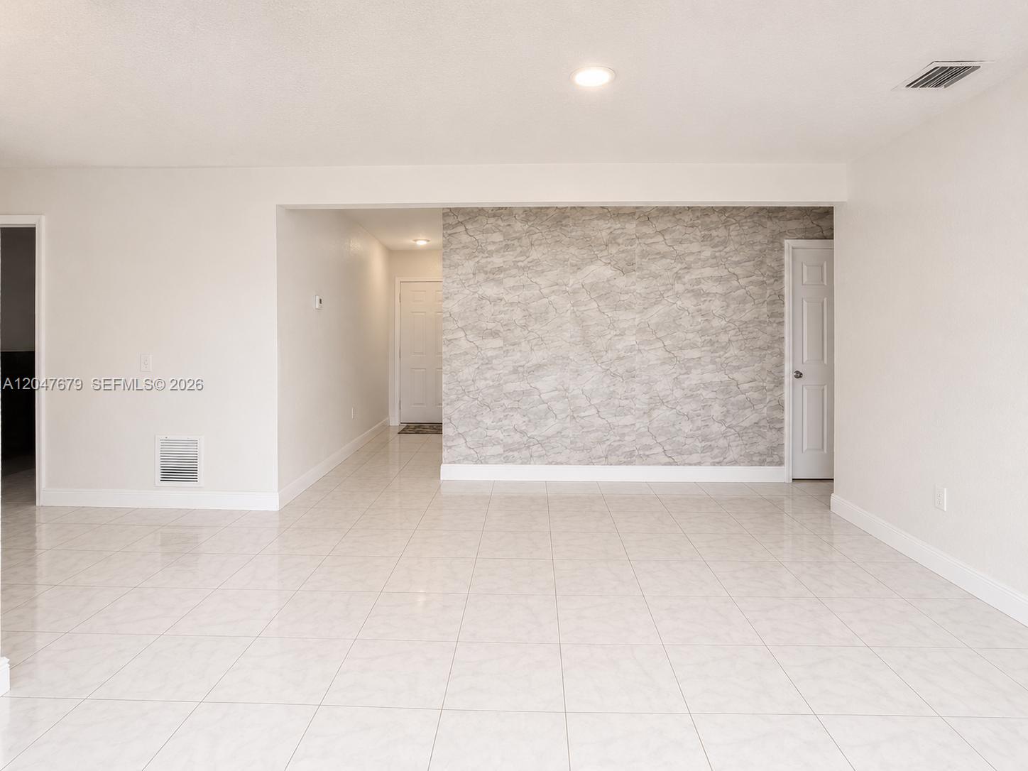 7612 Plantation Blvd — Photo 3