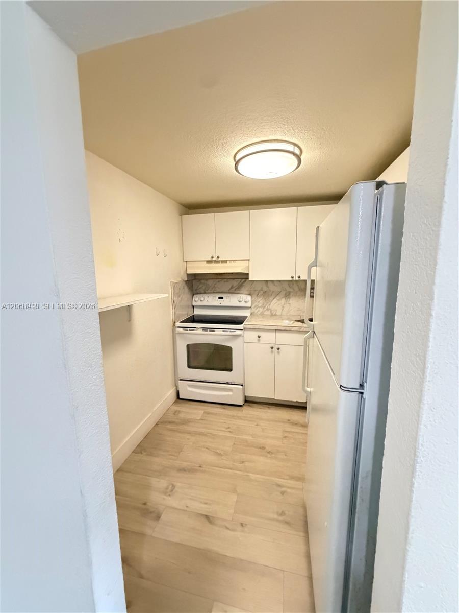 606 W 81st St # 209 — Photo 3