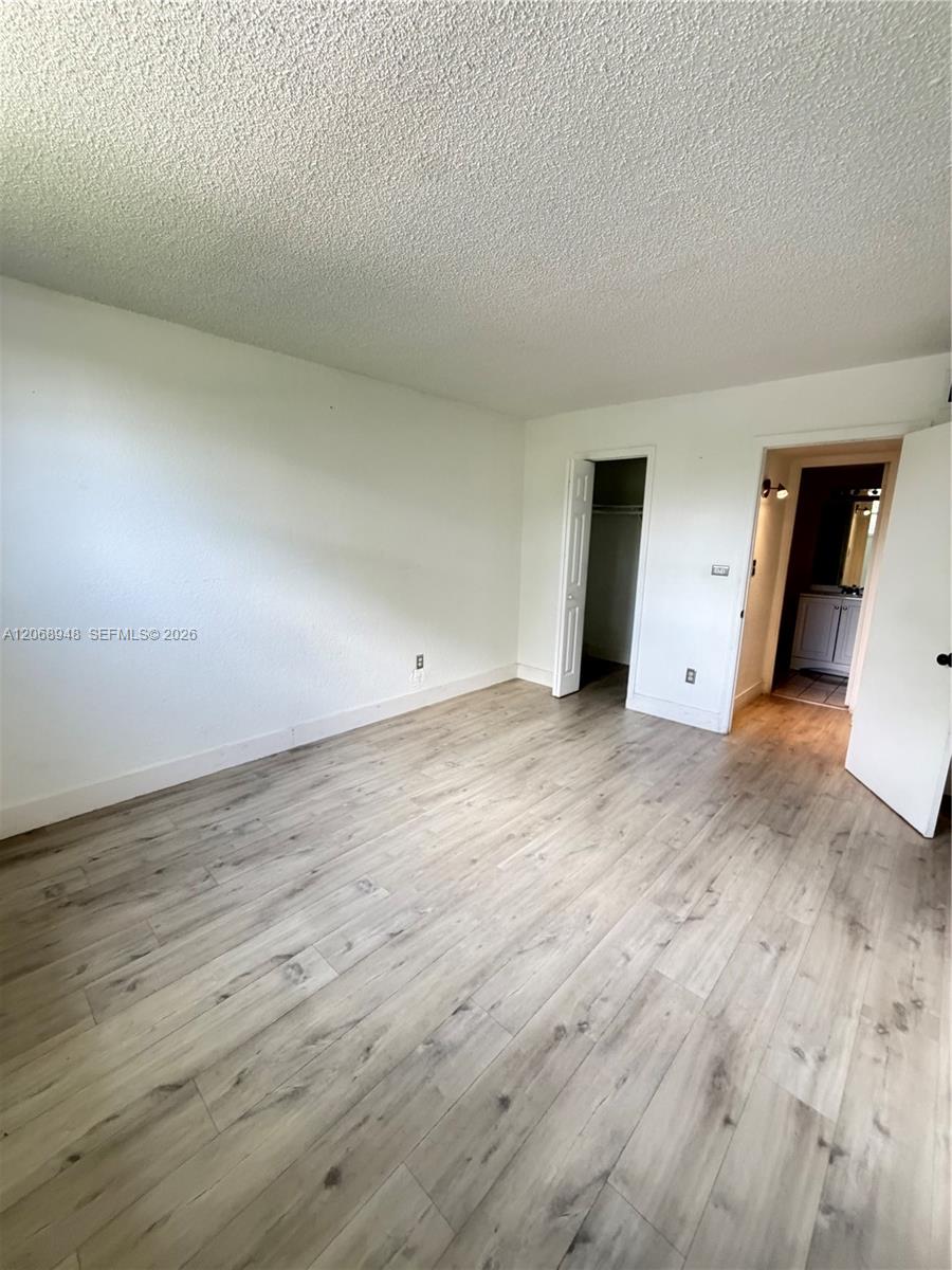 606 W 81st St # 209 — Photo 5