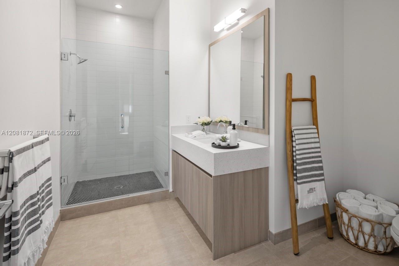 Note: These are sample pictures, and units may vary in views and finishes. The images shown are renderings of a 1-bedroom unit.