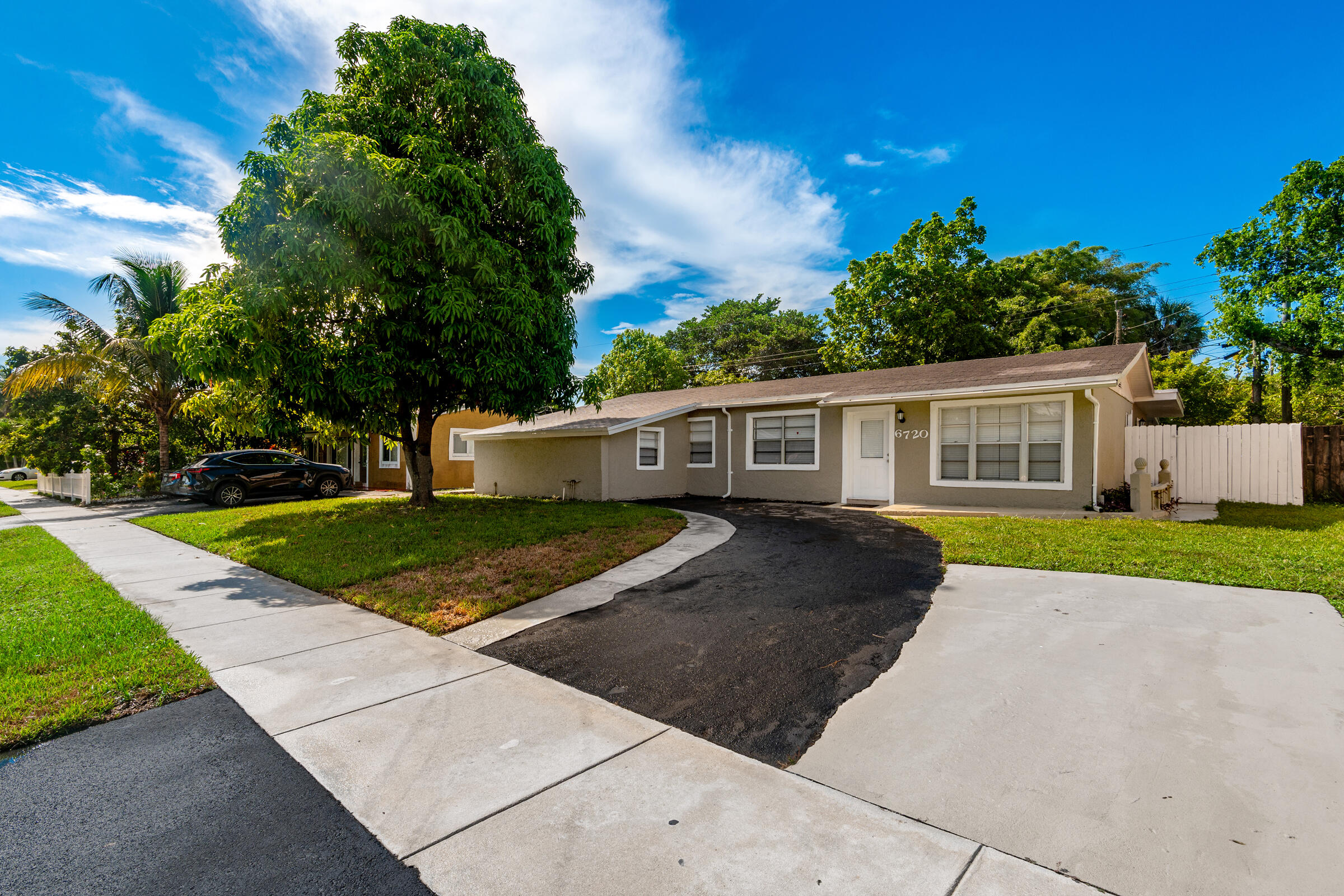 6720 SW 17TH Street SW, North Lauderdale FL 33309