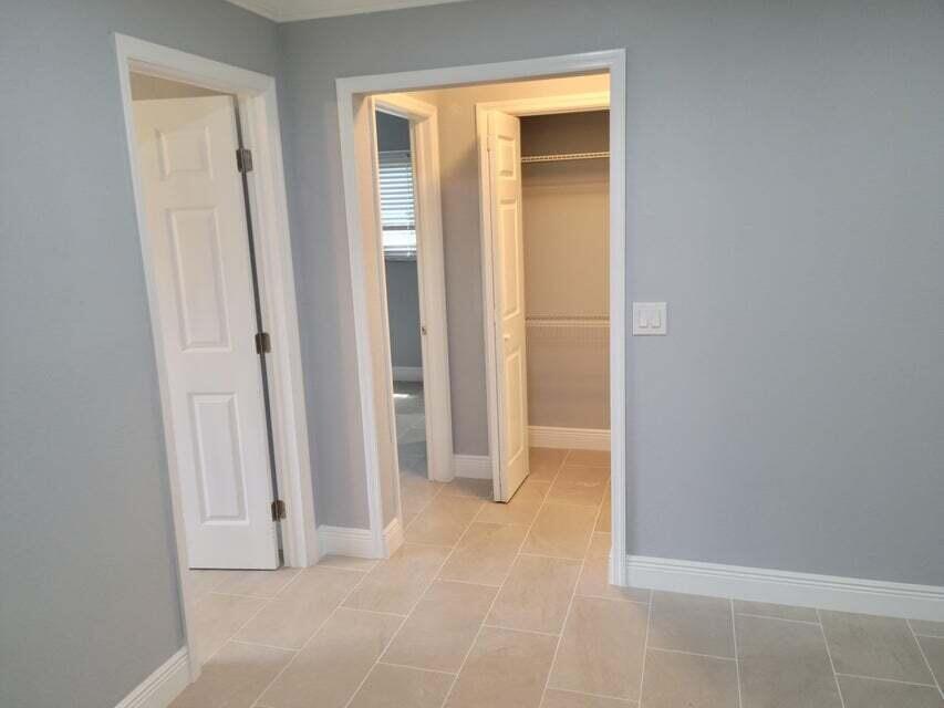 4010 N SHORE Drive — Photo 2