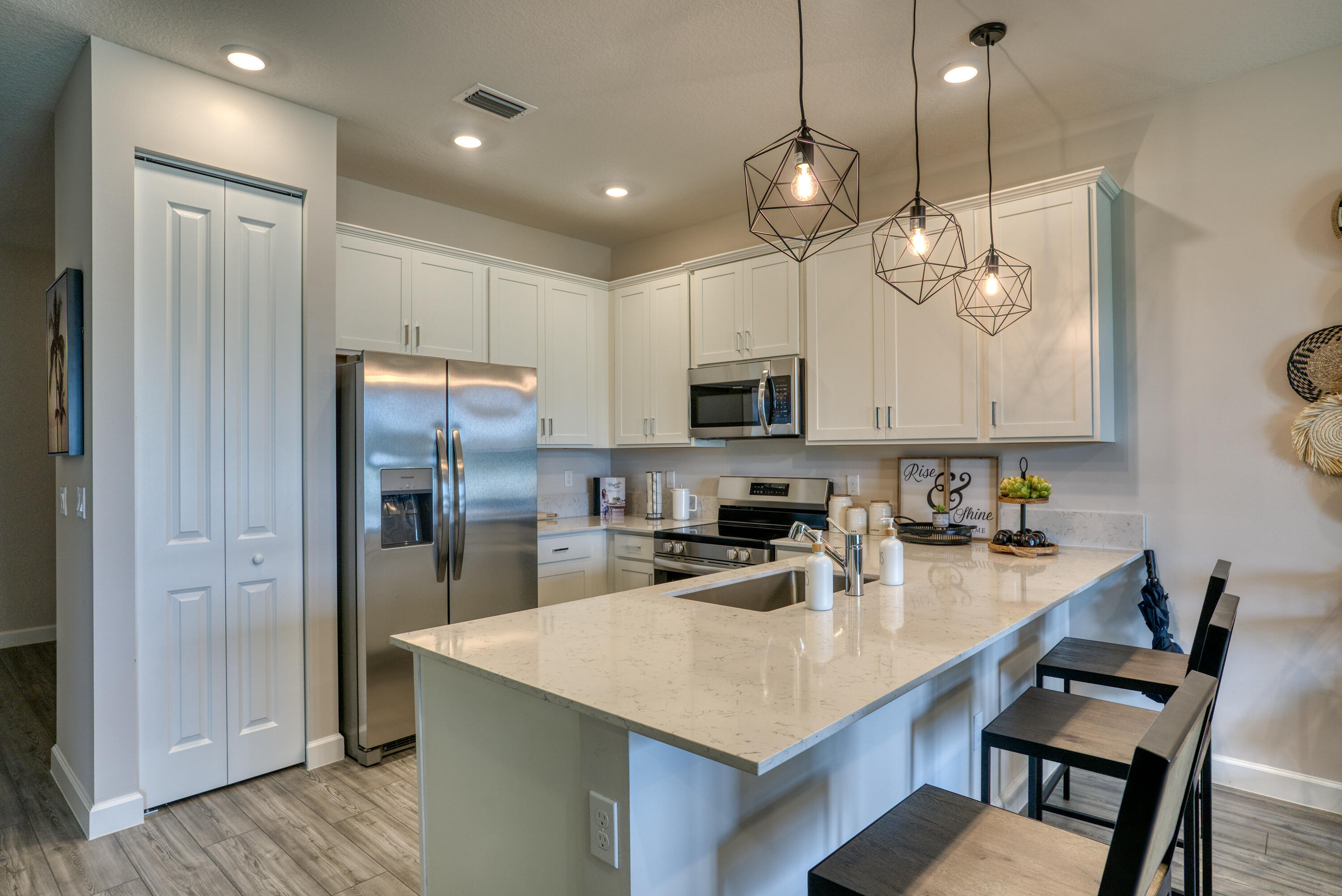 5828 SHINING SEA Court — Photo 3