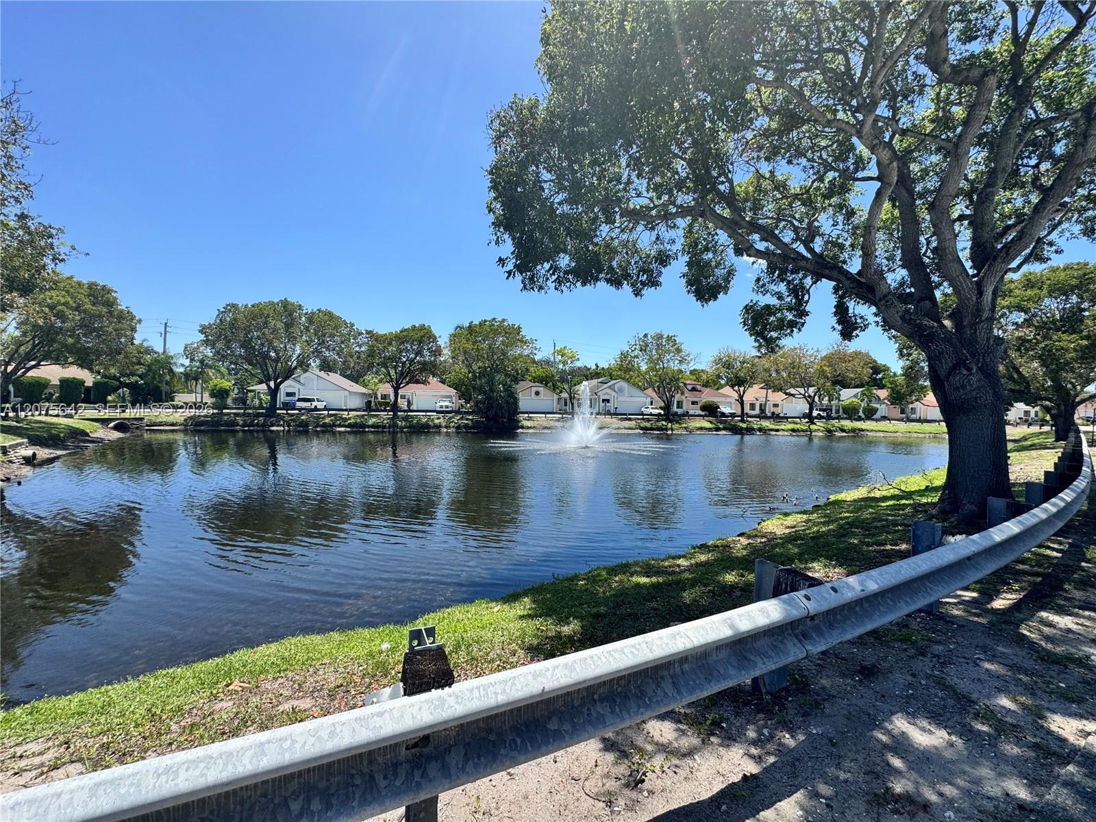 840 W Palm Run Dr — Photo 2