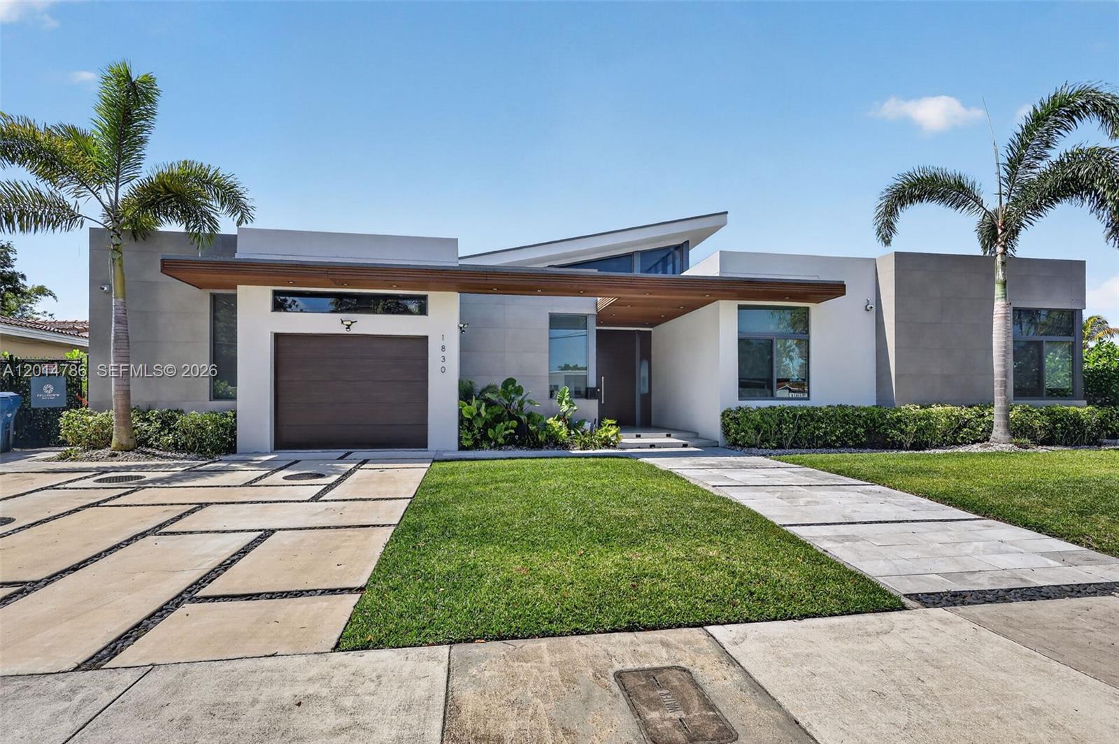 1830 NE 193rd St, Miami FL 33179