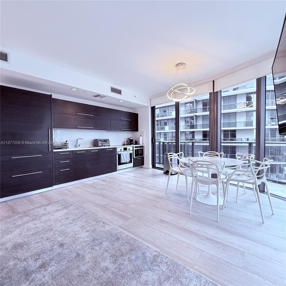 55 SW 9th St # 4003, Miami FL 33130