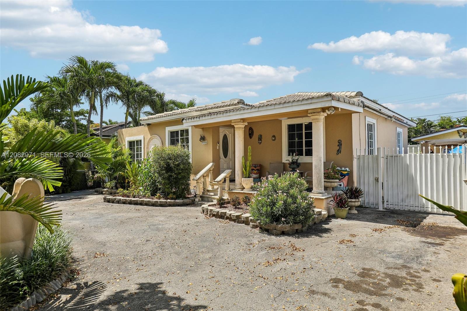 6531 SW 20th St — Photo 3