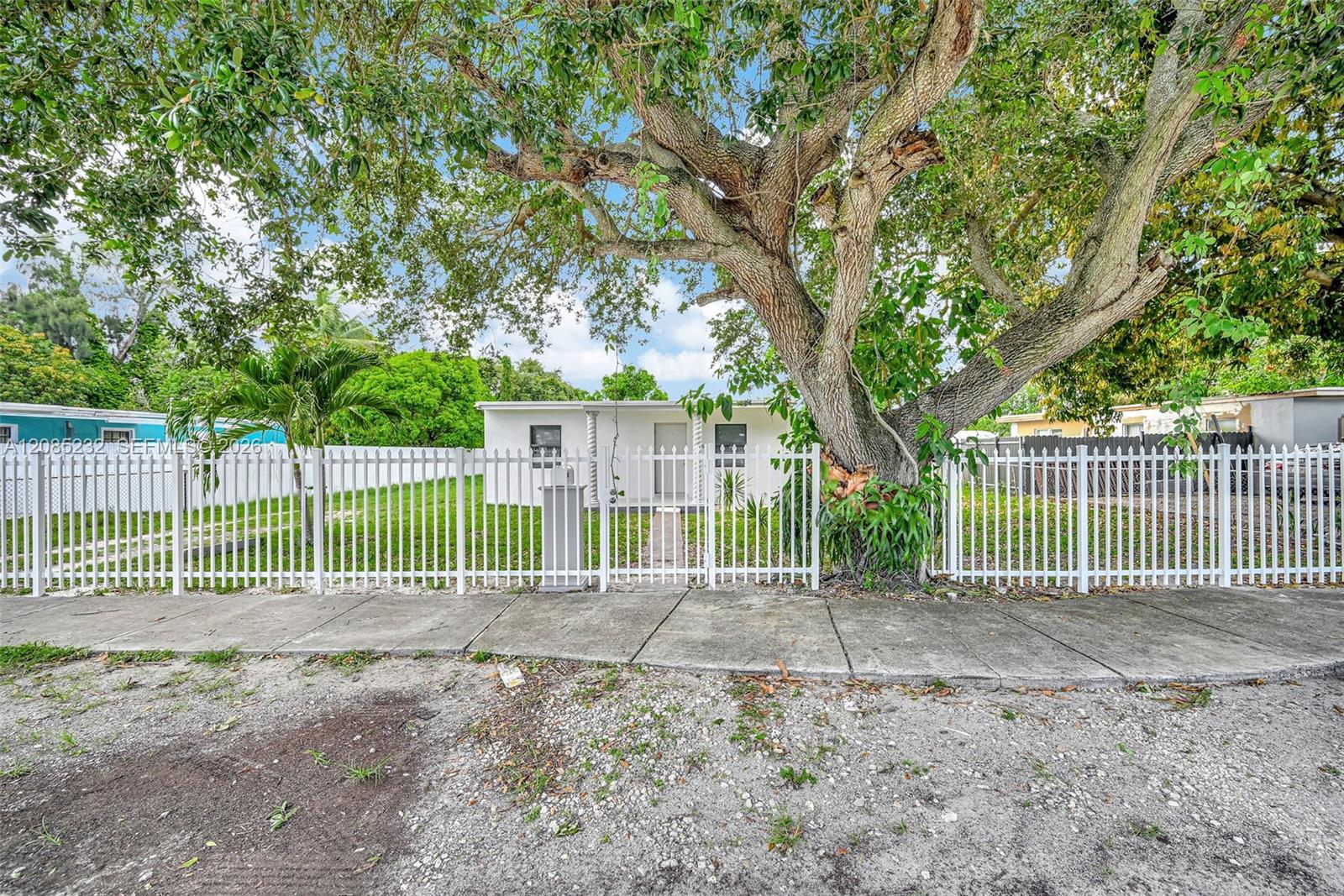 16410 NW 22nd Ct — Photo 5