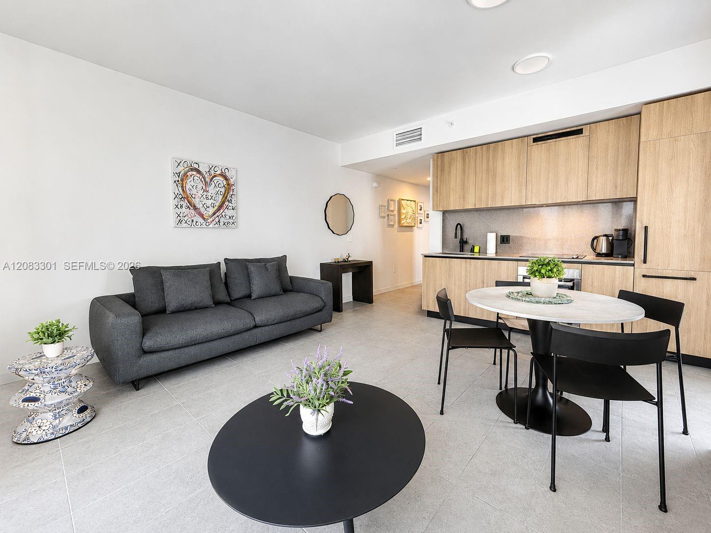 121 NE 5th St # 2408, Miami FL 33132
