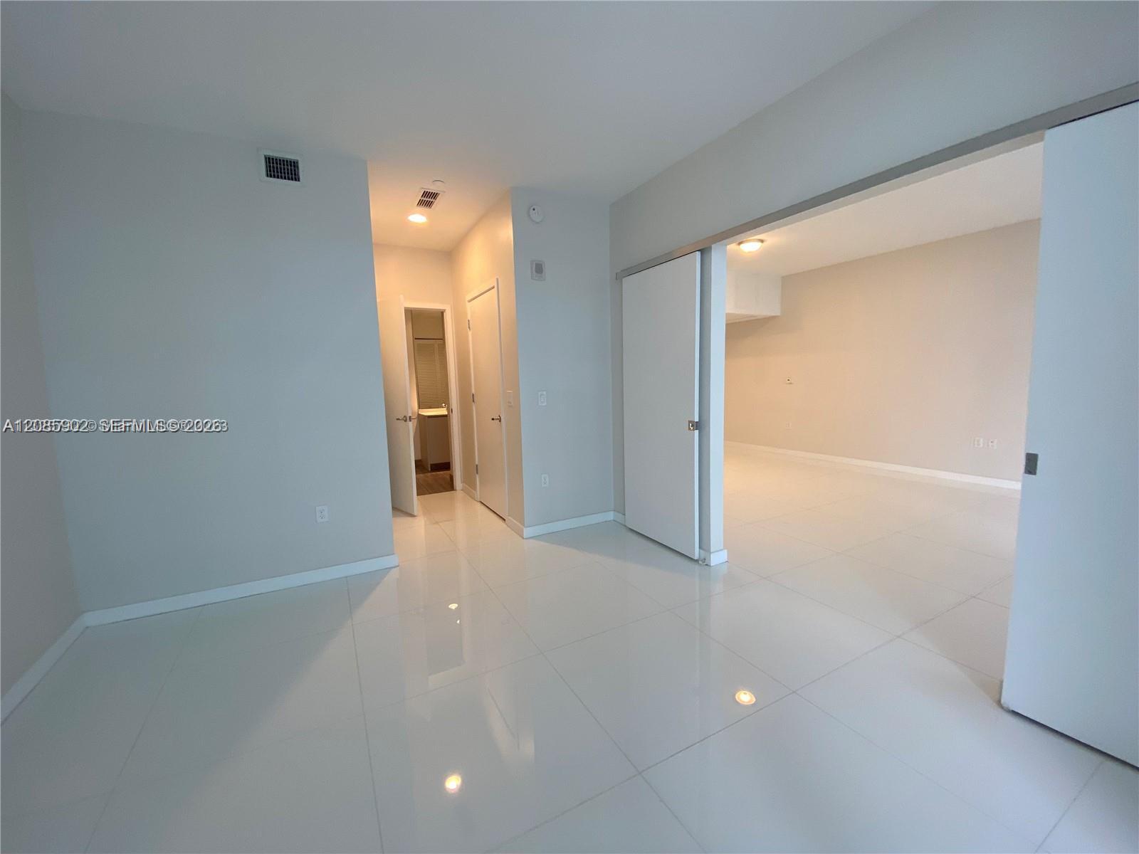 1010 Brickell # 4807 — Photo 2