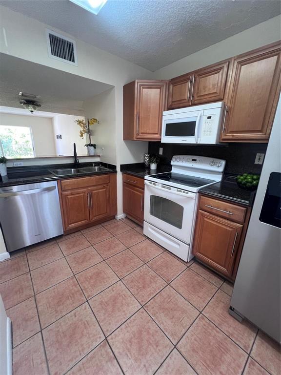 167 RIVIERA Circle — Photo 2