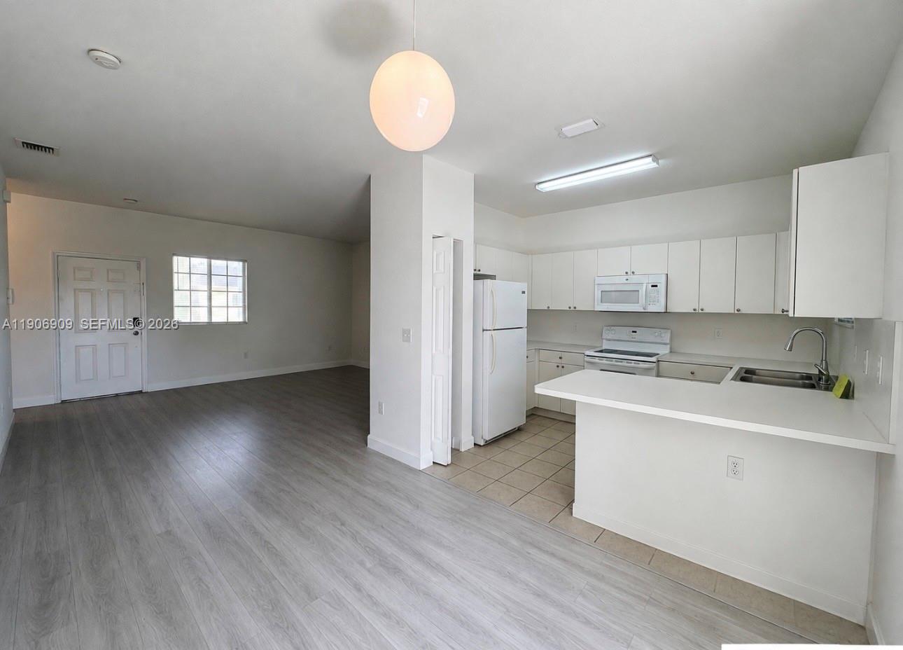 2590 NE 3rd Dr # 203, Homestead FL 33033
