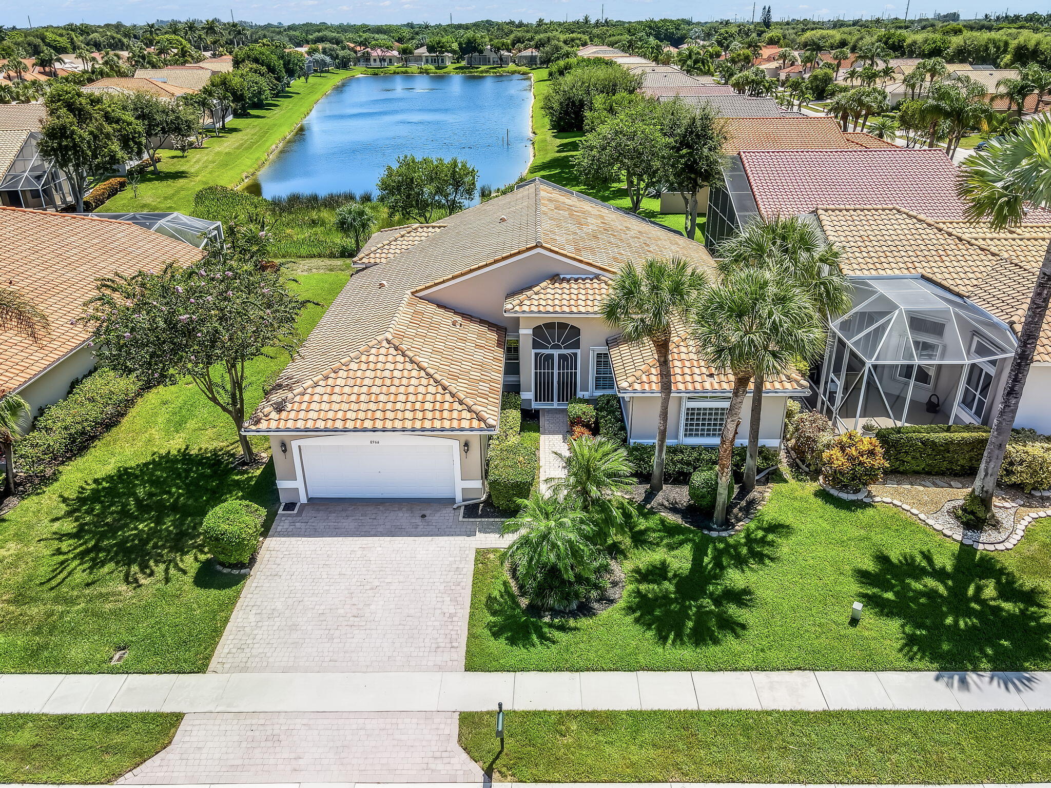 8966 DIAMONTE Drive — Photo 2