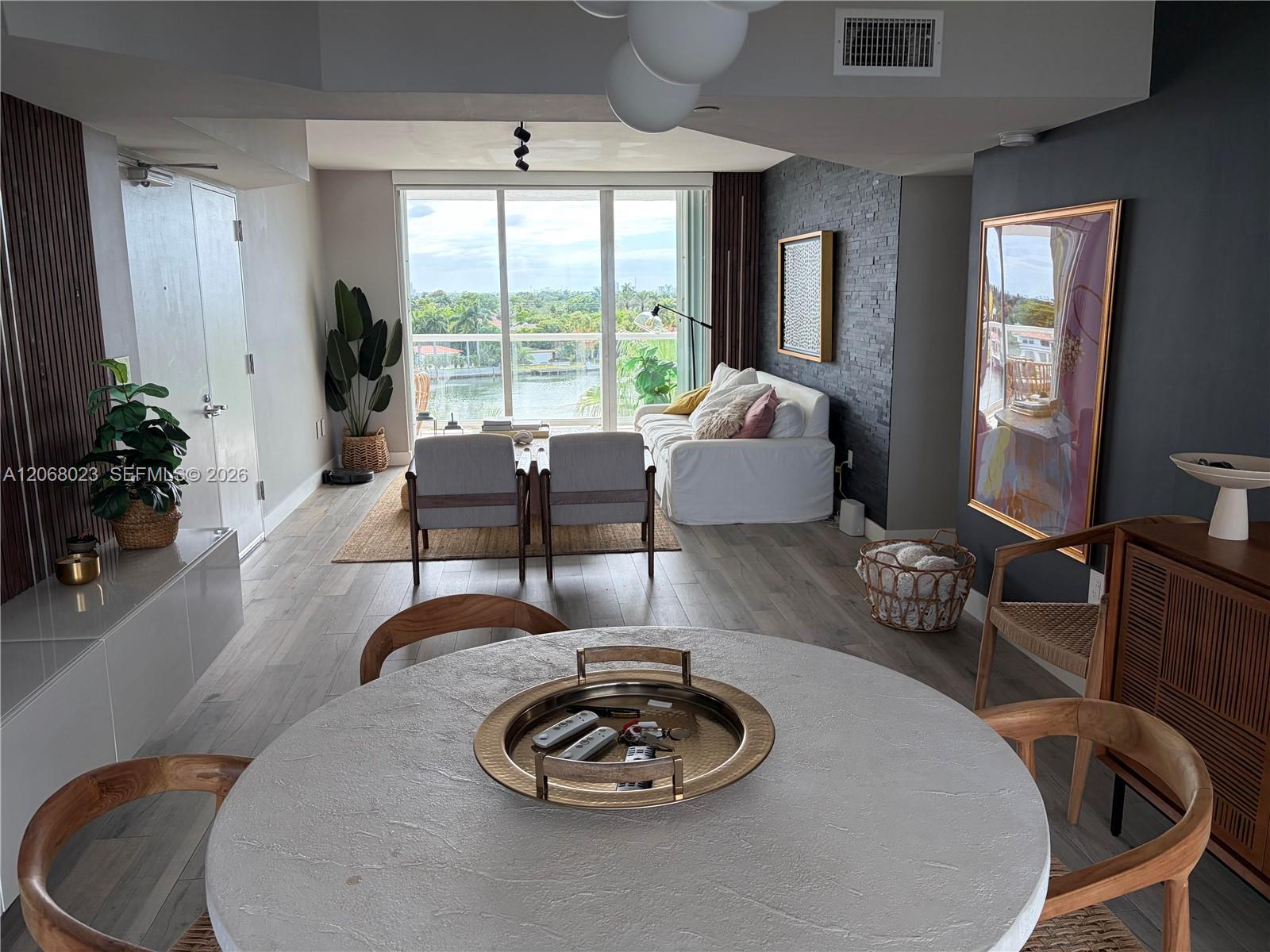 5900 Collins Ave # 702, Miami Beach FL 33140