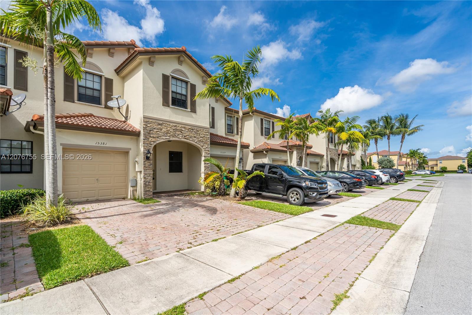 15381 SW 119th Ln # 15381 — Photo 3