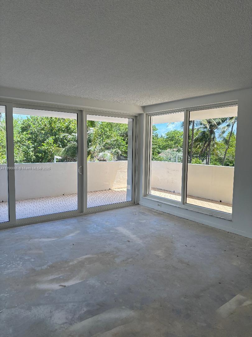 177 Ocean Lane Dr # 208 — Photo 3