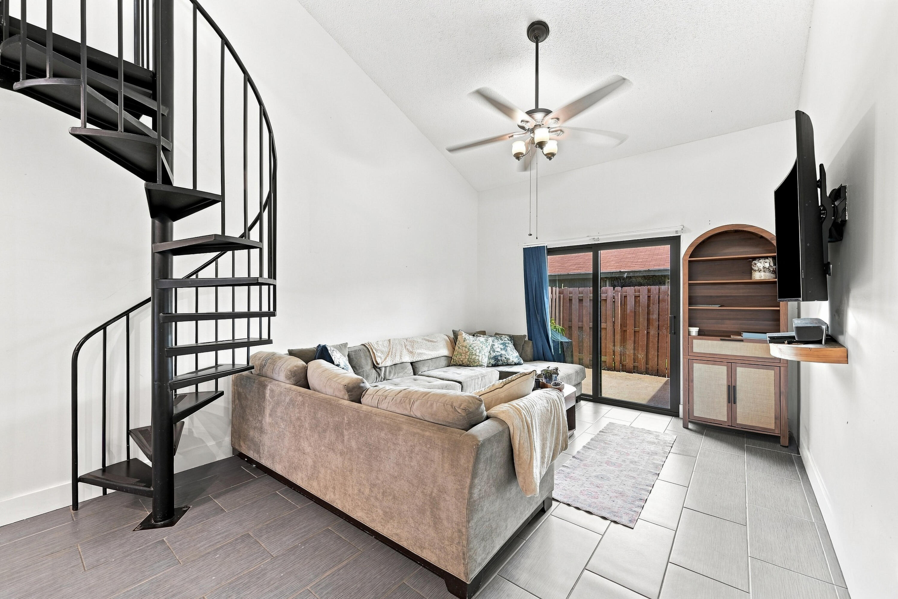 2016 SW 82nd Avenue, Davie FL 33324