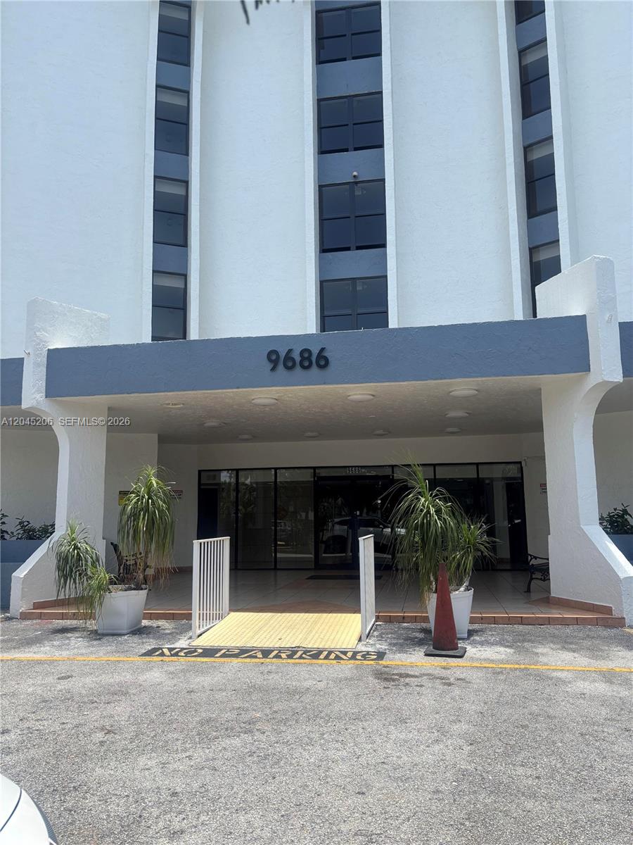 9686 Fontainebleau Blvd # 504, Miami FL 33172