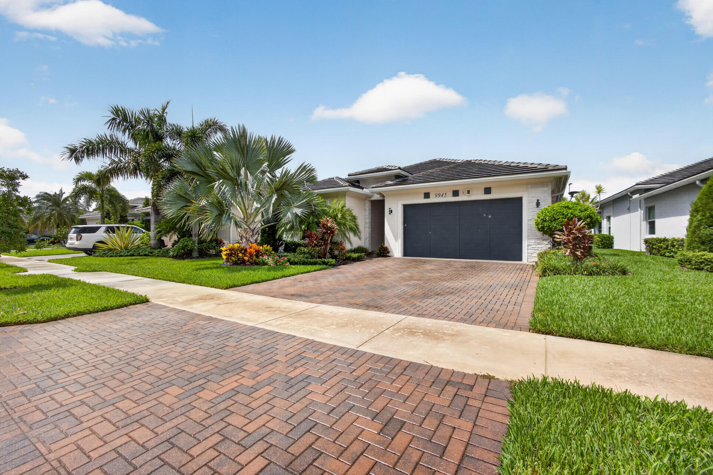 9945 Regency Way — Photo 2