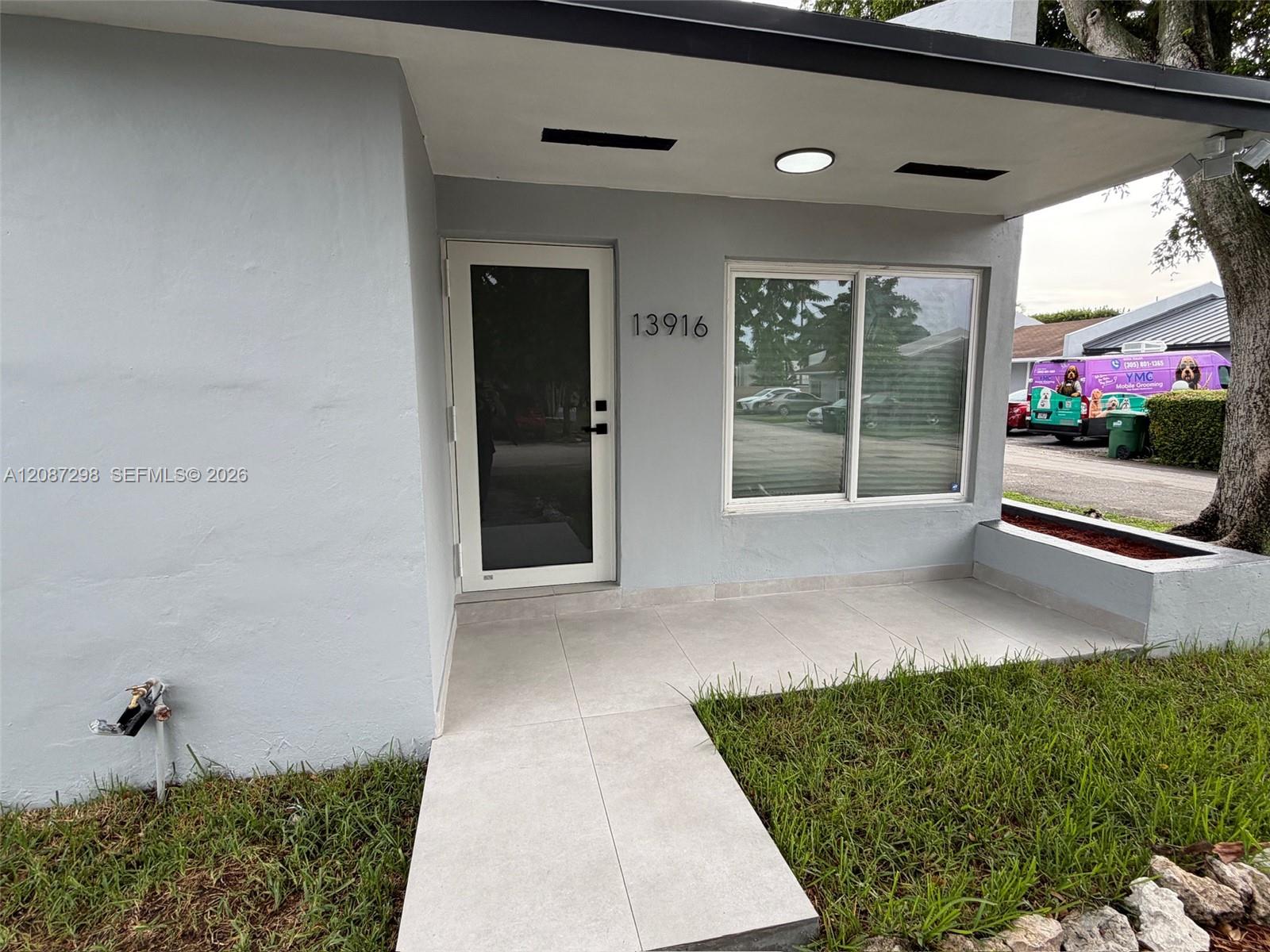 13916 SW 56th Ln, Miami FL 33183