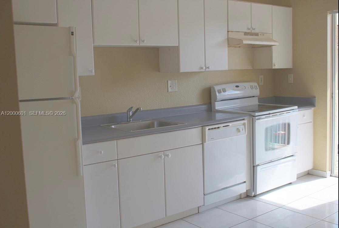6962 NW 179th St # 6 — Photo 3
