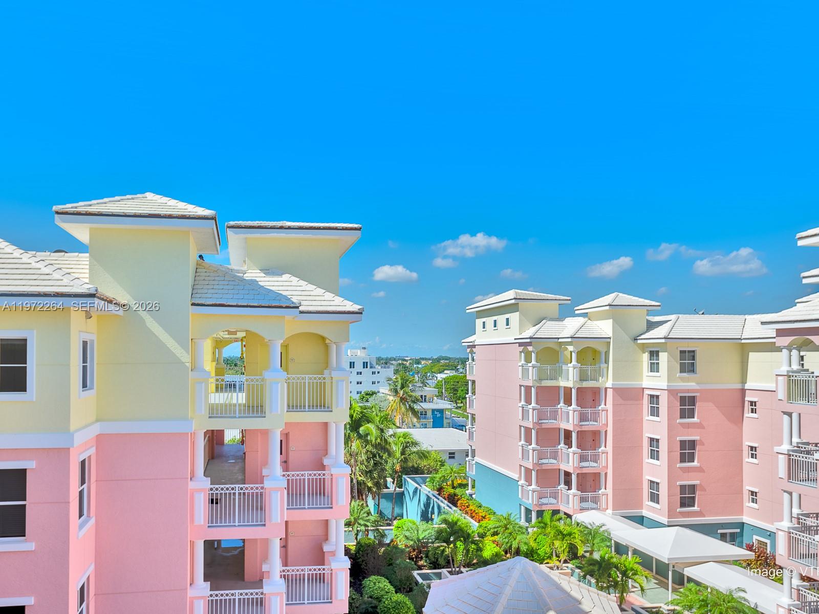2051 SE 3rd St # TH11, Deerfield Beach FL 33441