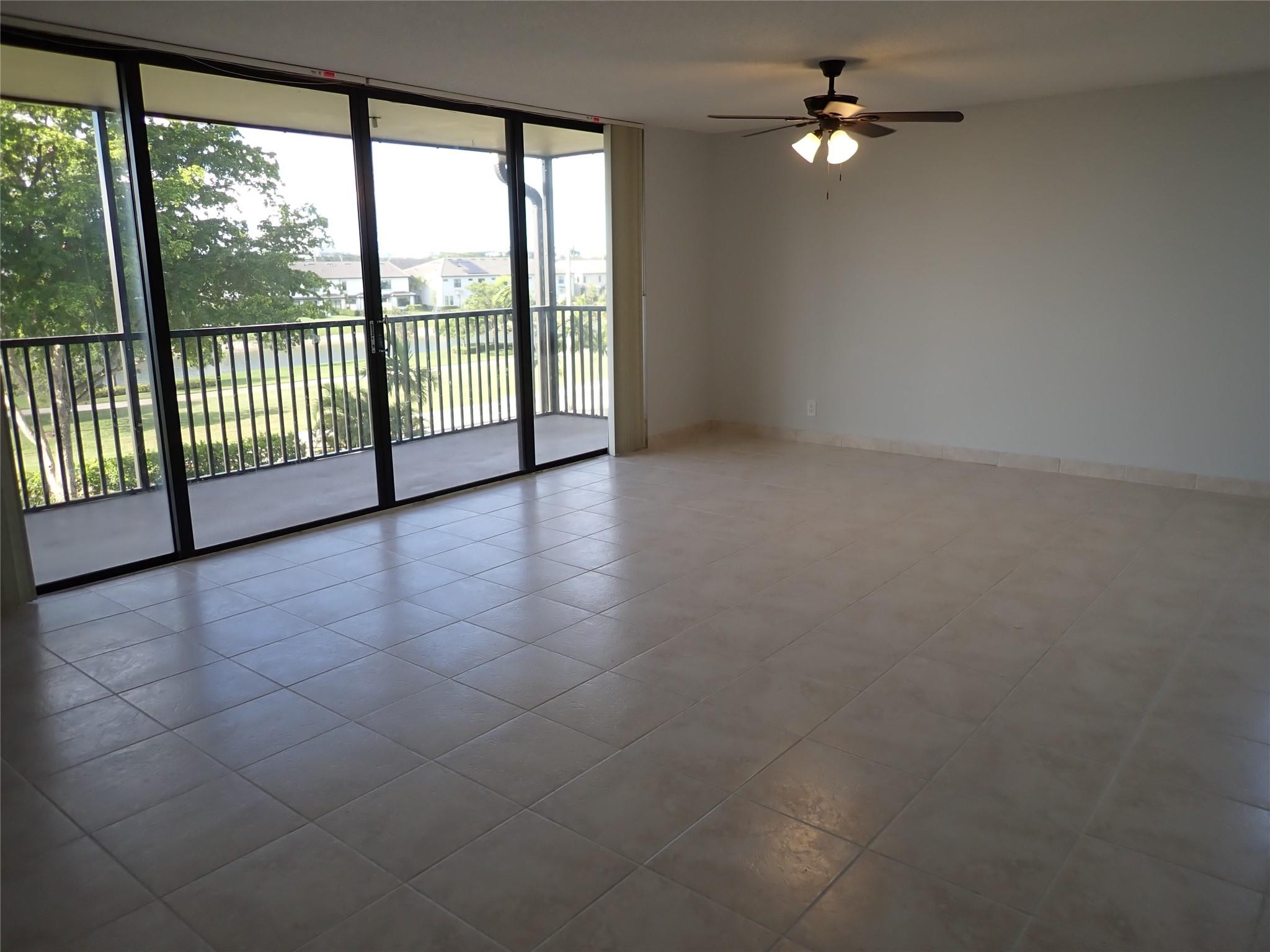 106 Lake Emerald Drive # 401 — Photo 5