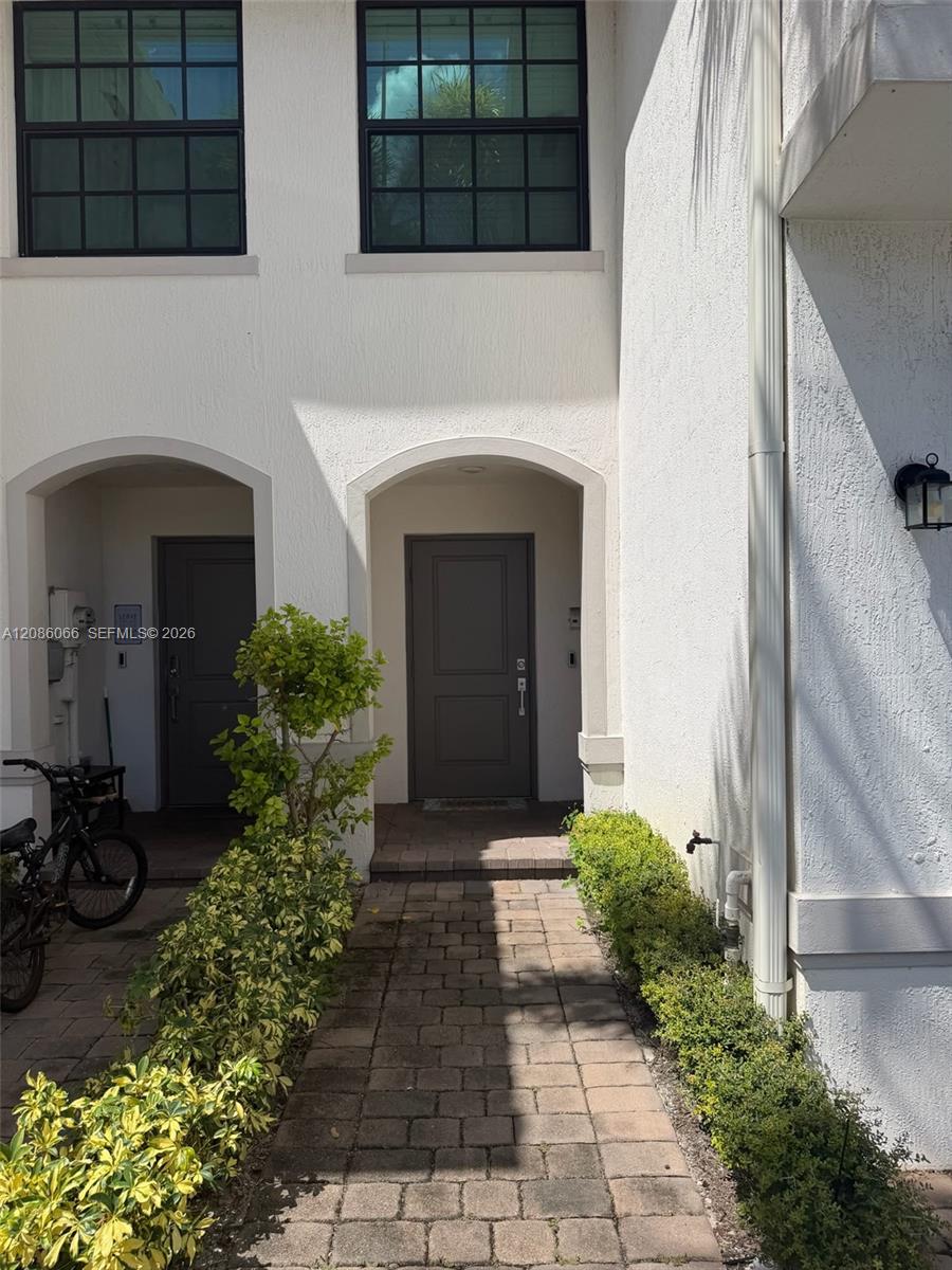 5013 Woods Edge Cir — Photo 2
