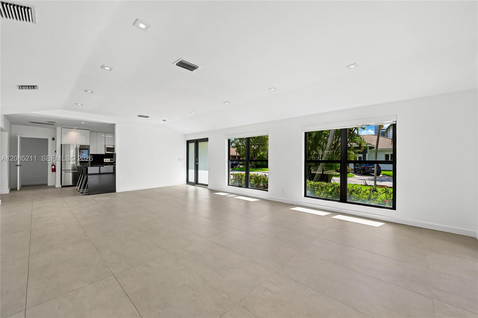 536 Hibiscus Dr — Photo 5