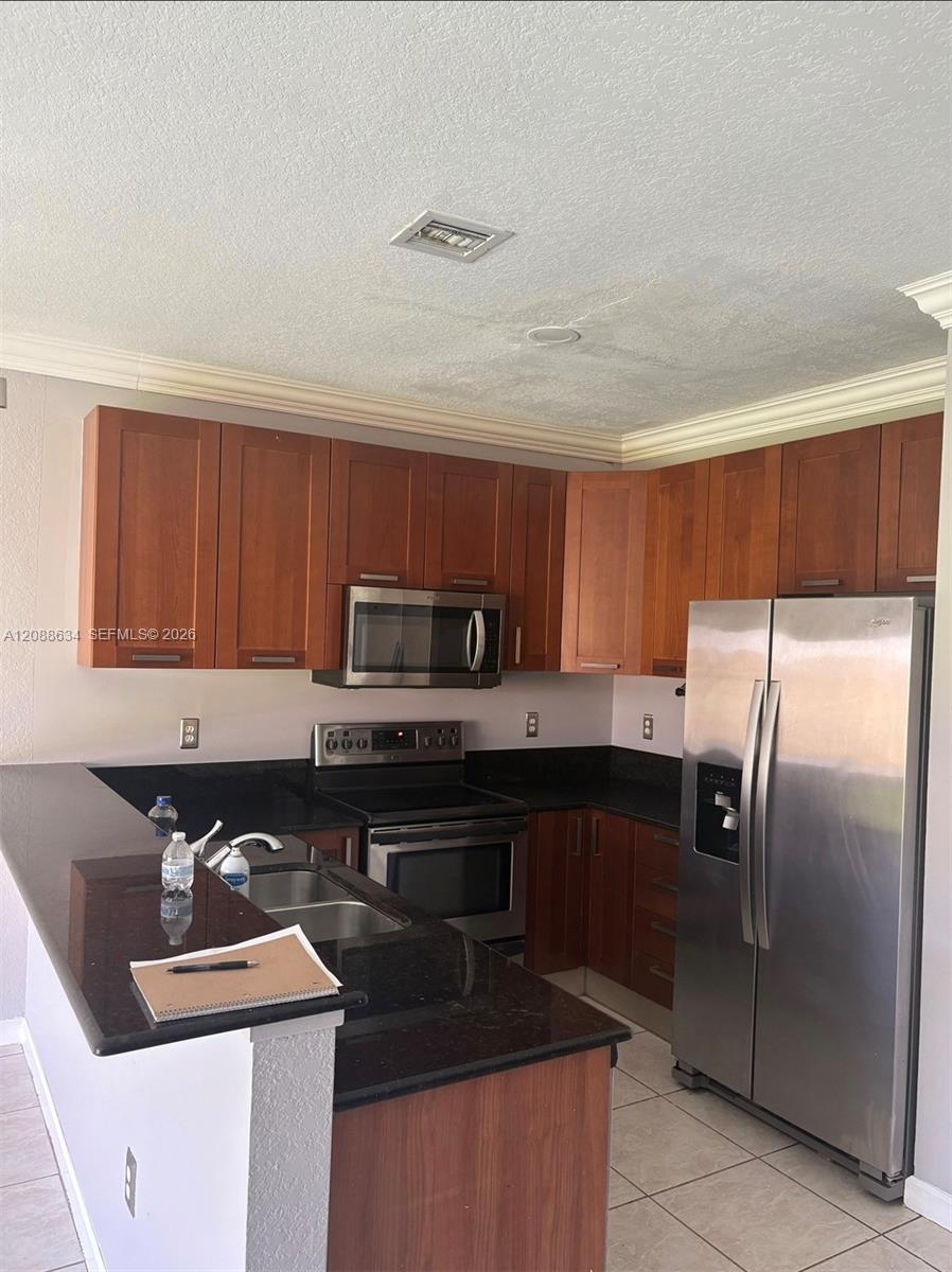 704 SW 4th Ave # 704 — Photo 5