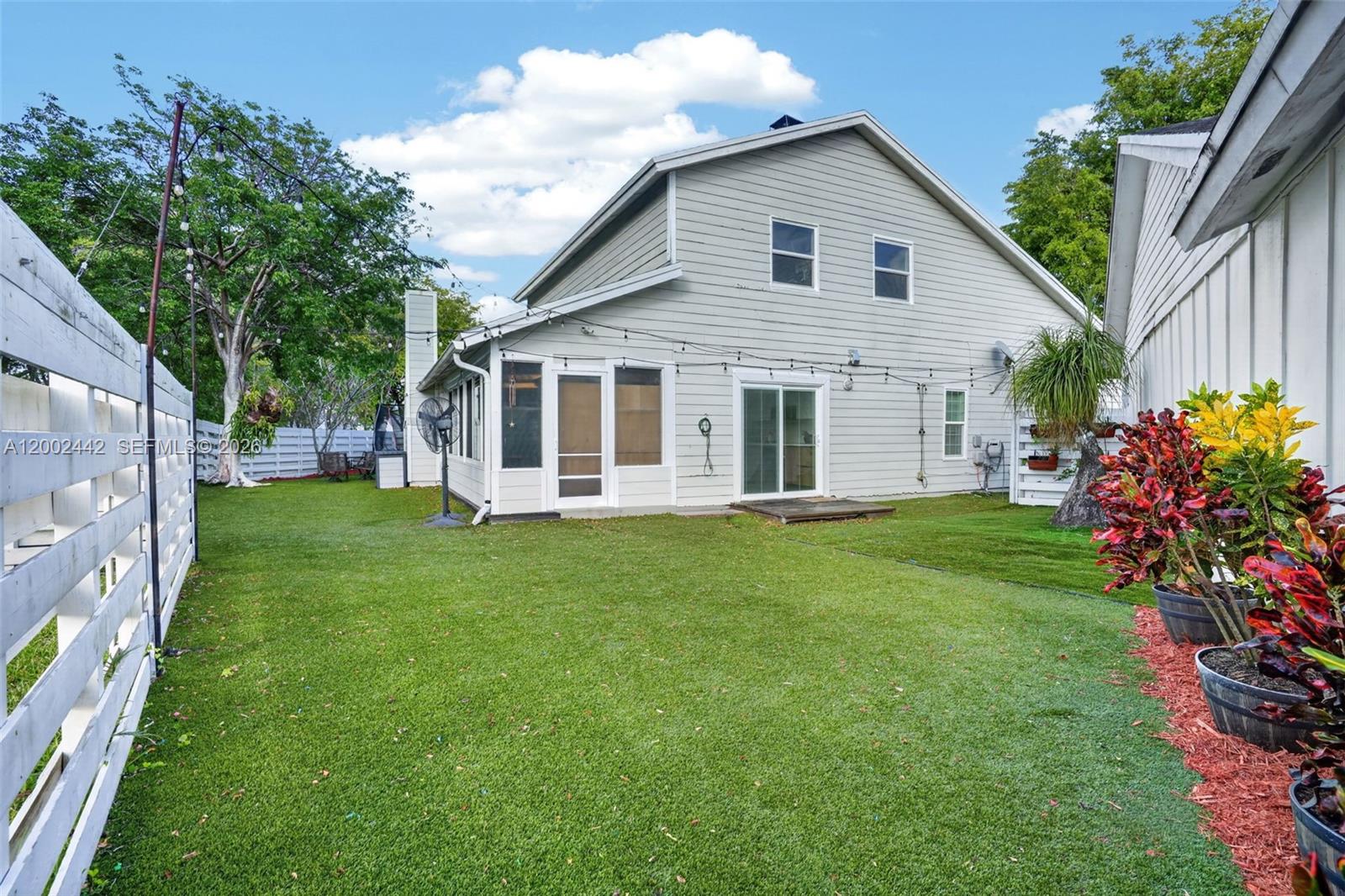 14914 SW 142nd Pl — Photo 3