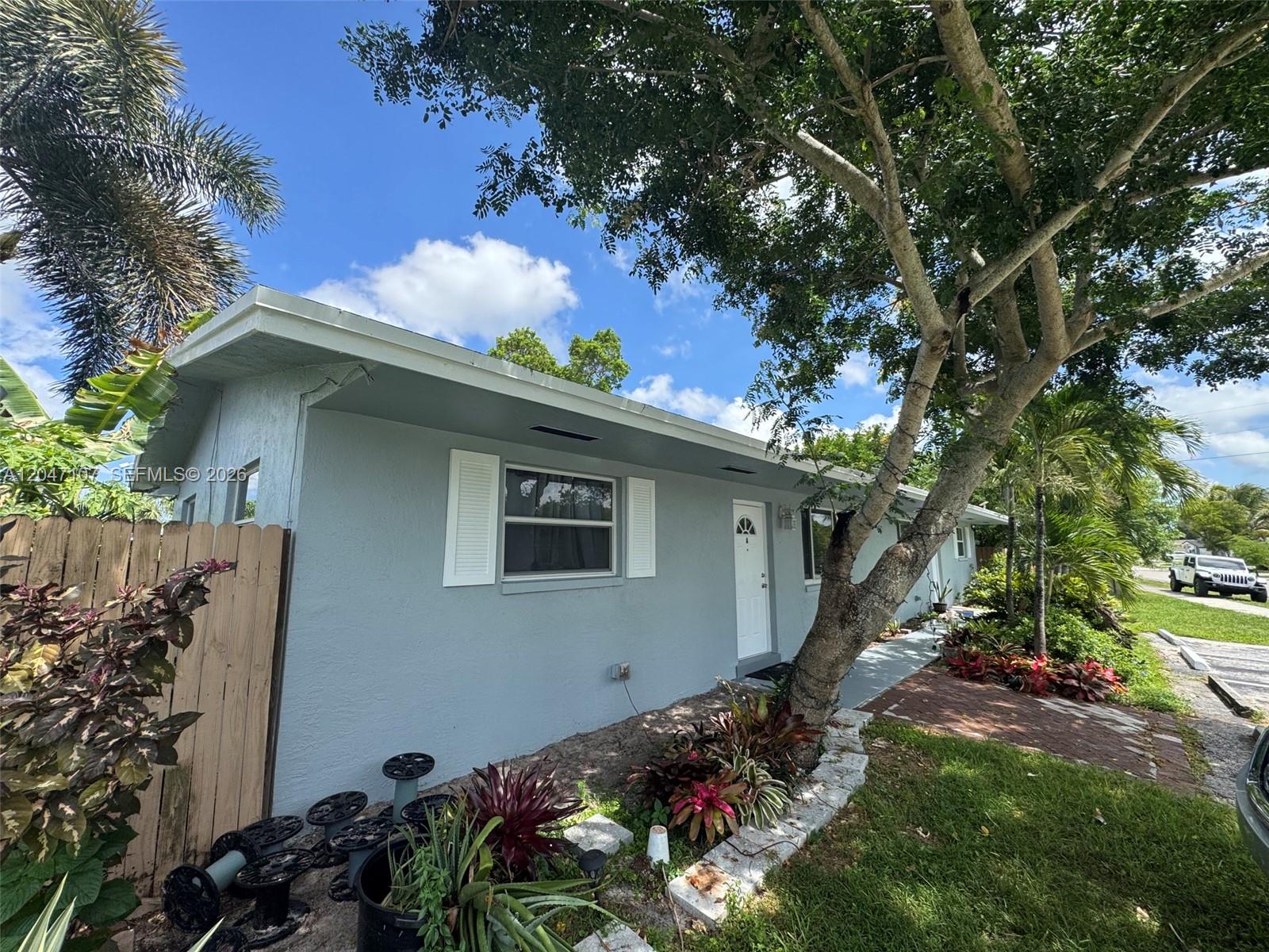 2200 SW 42nd Ave, Fort Lauderdale FL 33317