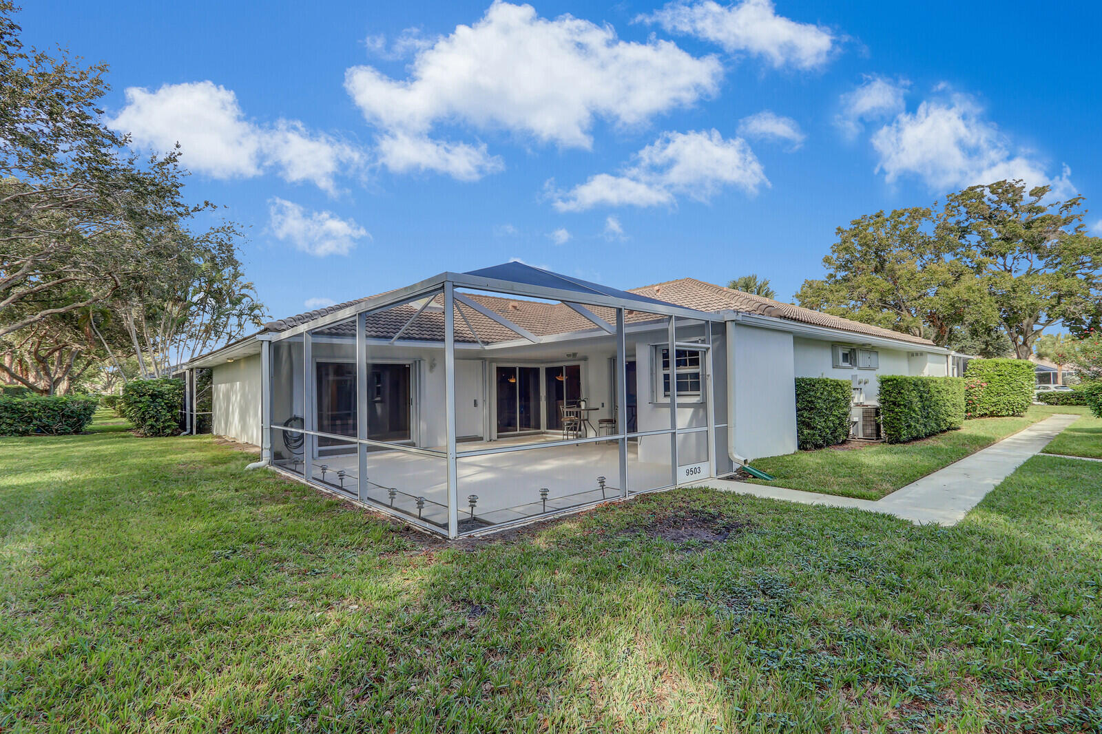 9503 Chapman Oak Court — Photo 4