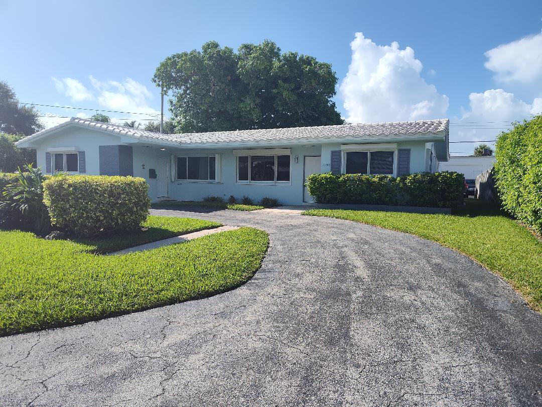 2248 NE 37th Street, Lighthouse Point FL 33064