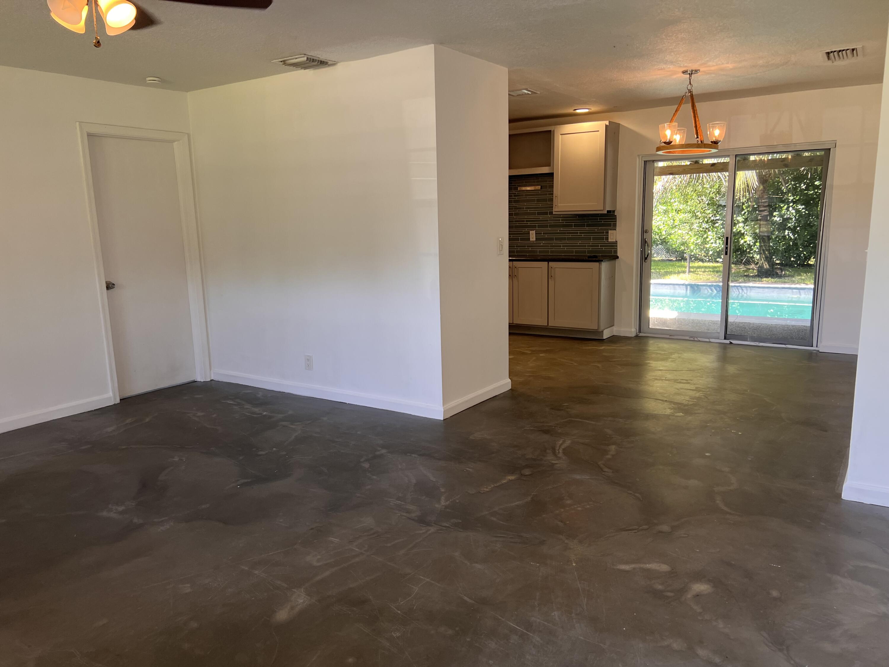 9596 RICHMOND Circle — Photo 2